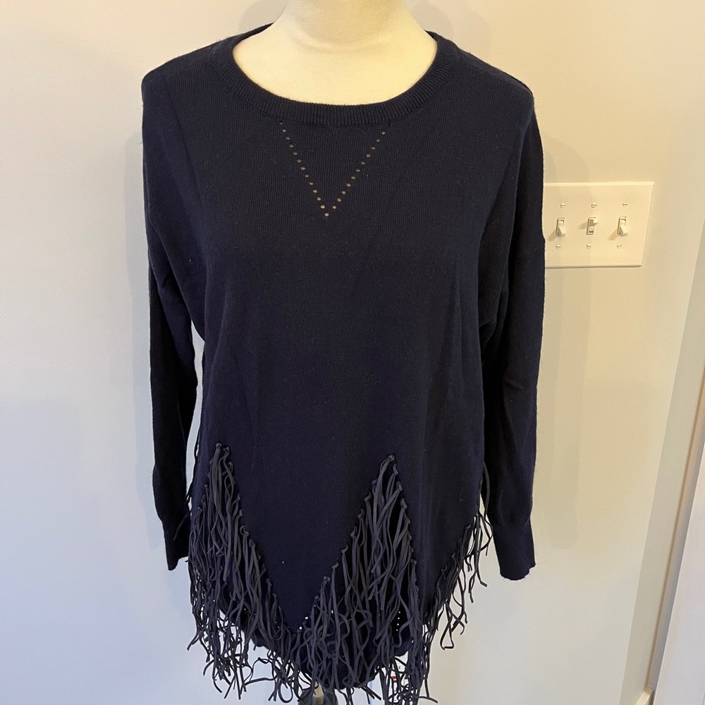 Gibson and Latimer  Navy Fringe Sweatshirt women’s size small